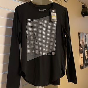 NWT UA Long sleeve tee
